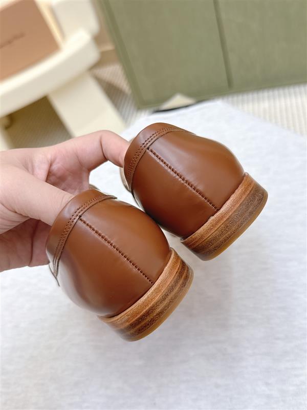 2025112812728320 310